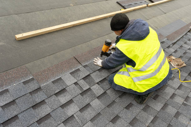 Best Roof Gutter Cleaning  in Myrtletown, CA
